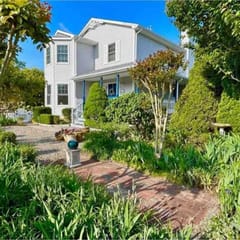 Tranquil Gardens Cape May Private Beach Steps Away