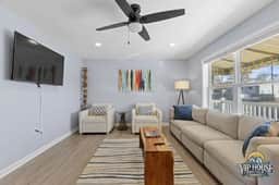 Bayside Beach House -  Sleeps 10 - Image 2