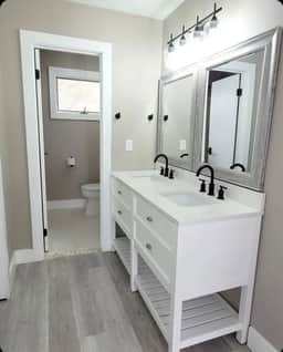 Chalet By The Bay - Sleeps 12 - Image 3