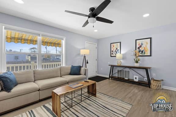 Bayside Beach House -  Sleeps 10 - Image 4