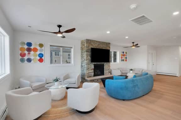 Beach Therapy - Pool, Game Room, Water Views,100 yards-Beach, Putting Green-Sleeps 17 - Image 5