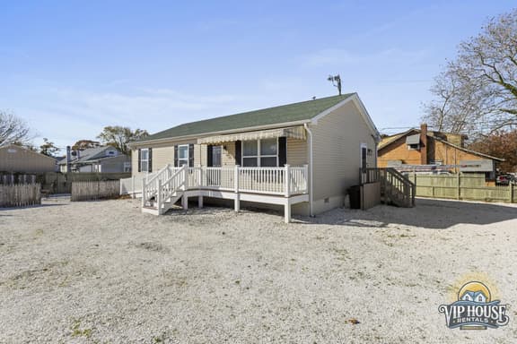 Bayside Beach House -  Sleeps 10 - Image 1