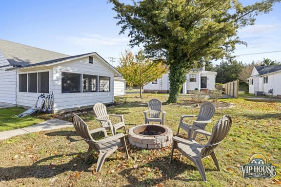 Cape May Island Hideaway with pool - Sleeps 15 - Image 1