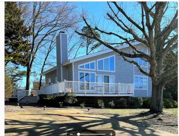Chalet By The Bay - Sleeps 12 - Image 1